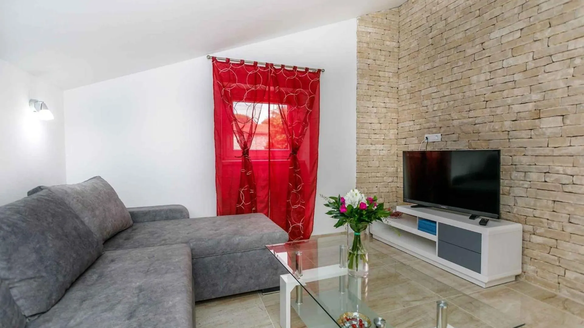 Apartment In Malinska/Insel Krk 38057