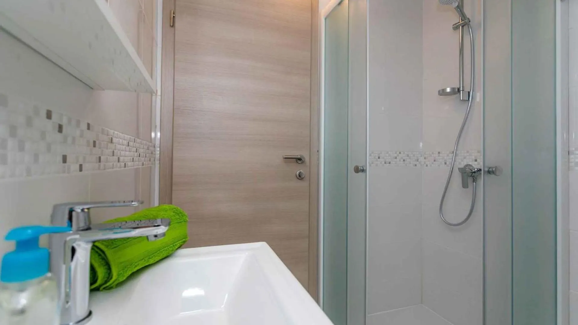Apartment In Malinska/Insel Krk 38057
