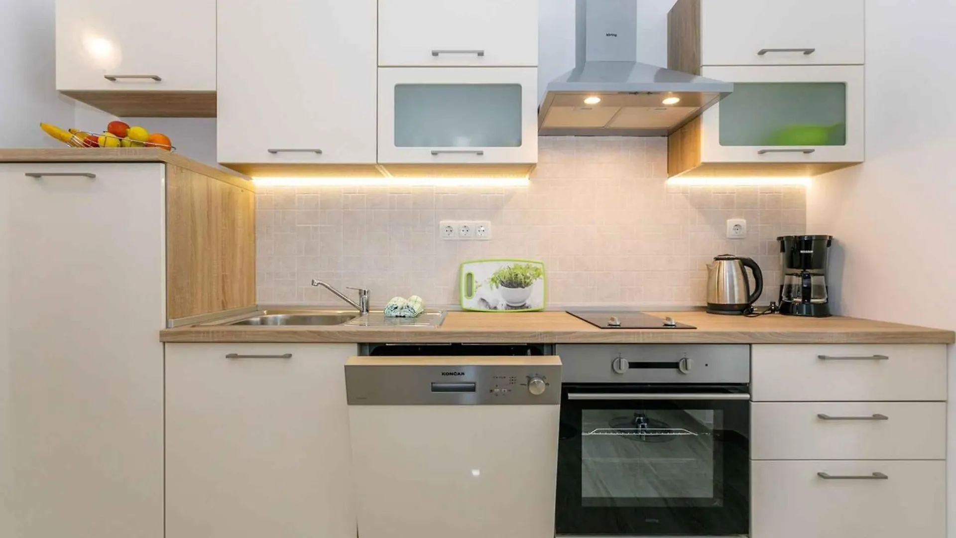 Apartment In Malinska/Insel Krk 38057