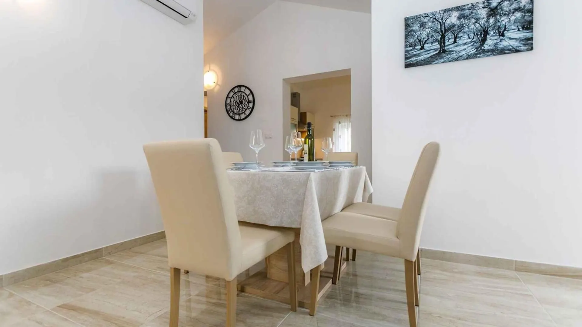 Apartment In Malinska/Insel Krk 38057